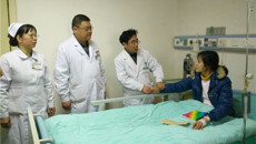 单亲妈妈抚养自闭症儿11年病倒——一附院医务人员伸出援助之手