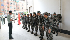 预备役师高射炮兵团到瑞康医院开展民兵预备役点验工作