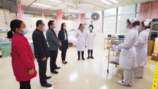 bat365在线官网平台副书记庞宇舟看望慰问护理技能大赛备赛选手