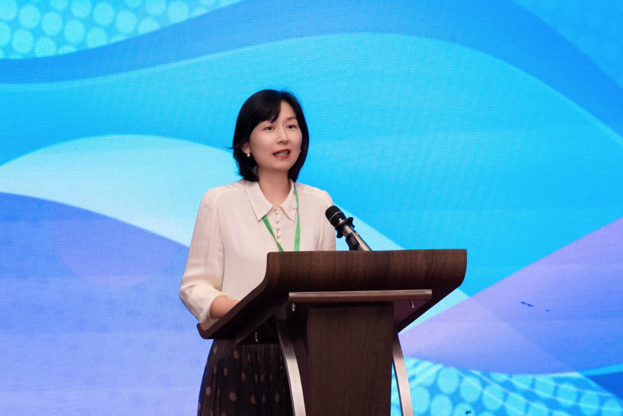 教师教学发展中心主任朱珠在开班仪式上讲话