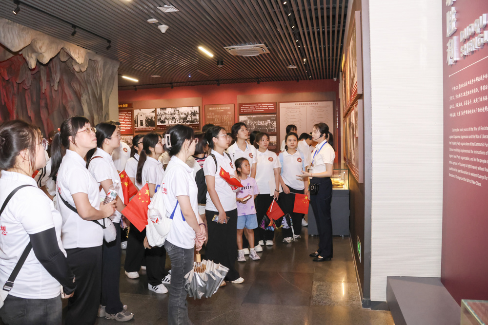百色起义纪念馆参观学习