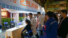 国壮专家为玉林市民提供壮医药优质服务