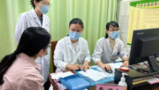 广西名中医李卫红团队再次到东兴开展“名中医八桂行”活动