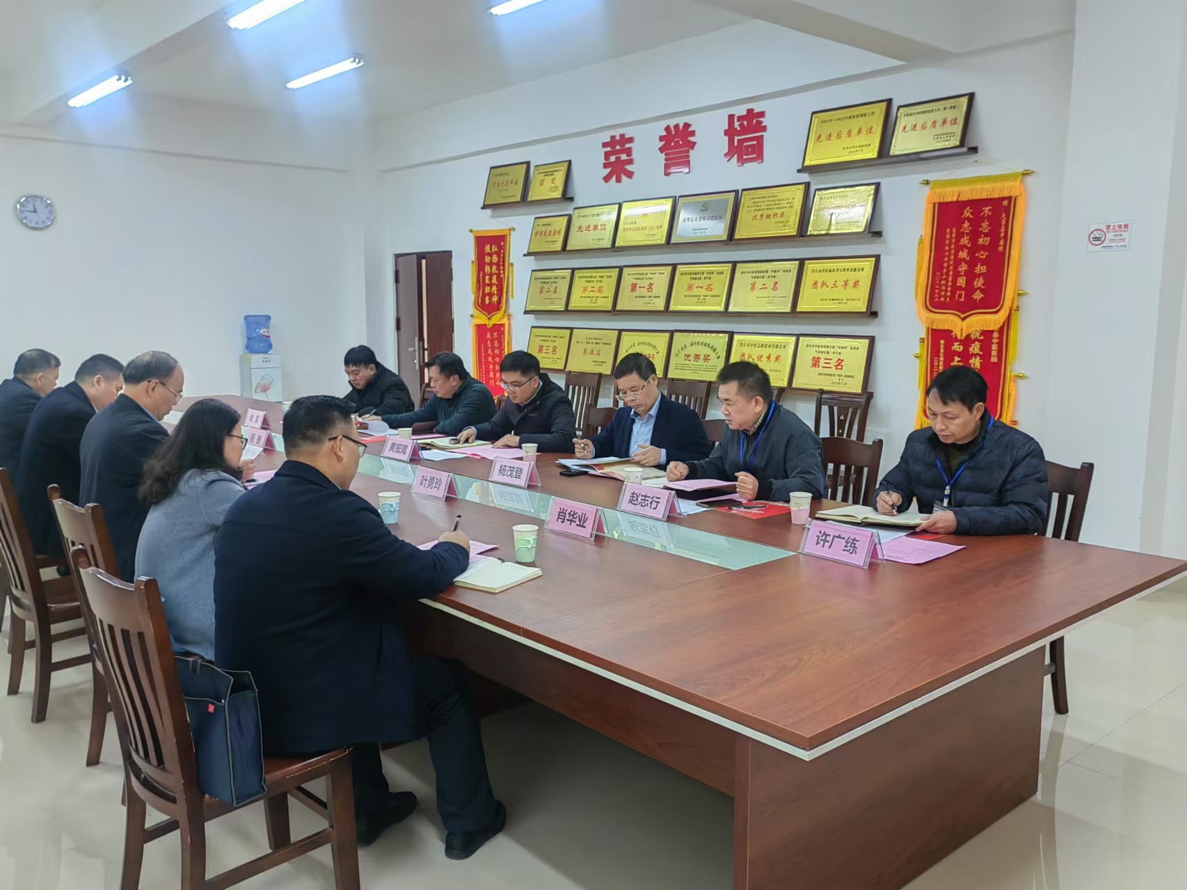 与天等县委、卫健局及相关医疗卫生单位负责人座谈