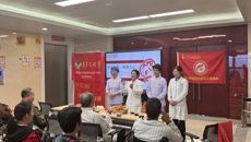 吃果、饮茶、听课，这样的会，病友爱开~