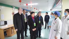 学校副校长钟宏桃带队到附属瑞康医院开展2025年春季学期开学工作检查