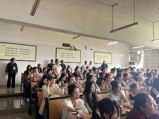 研究生院开展2026年秋季学期开学第一天教学检查工作